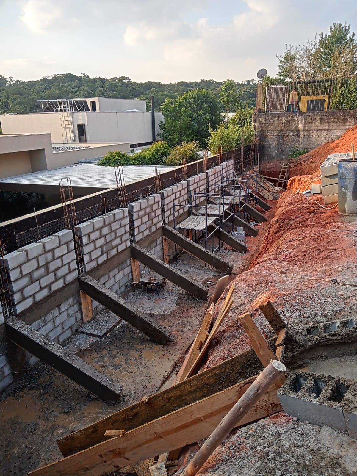 Equipe WTHA Engenharia em obra de infraestrutura